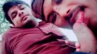 Outdoor cock sucking video of horny Indian boys