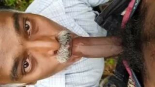 Indian gay daddy sucking stranger’s dick openly