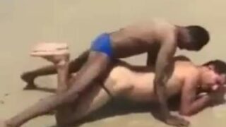 Public gay sex video of beach side fun